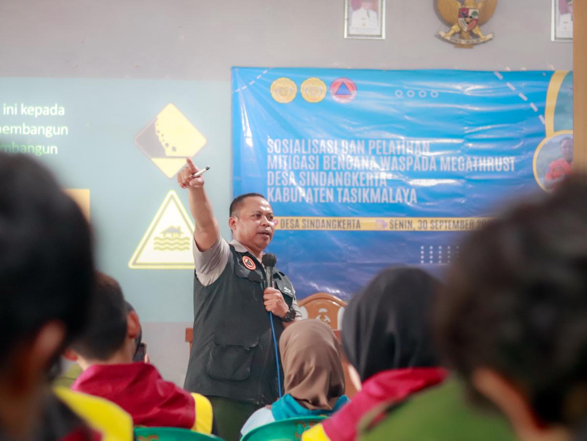 Sosialisasi dan Simulasi Darurat Bencana 1
